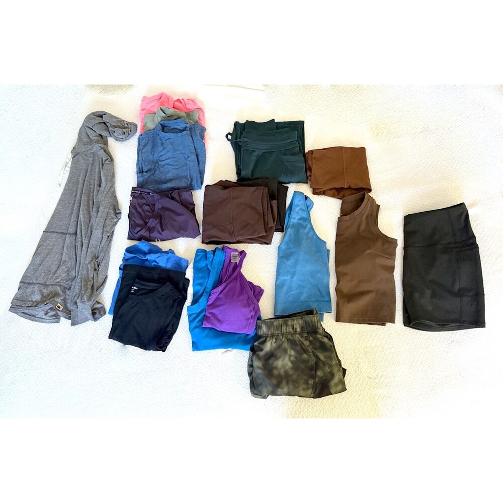 HUGE Women’s Workout Clothes Lot Medium M 8-10 Nike Reebok Champion Leggings 18+